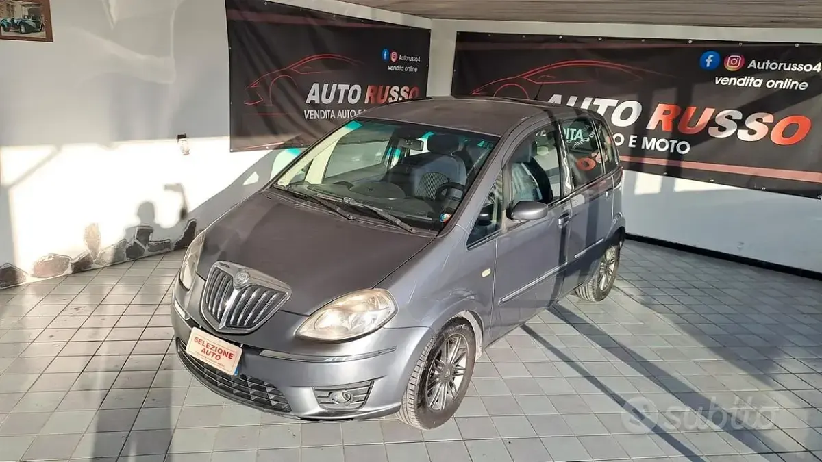 Usata Lancia Musa 120 CV (88 kW) 2008 Grigio Monovolume