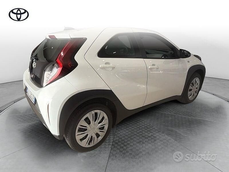 Usata Toyota Aygo X Active 72 CV (52 kW) 2025 Bianco SUV