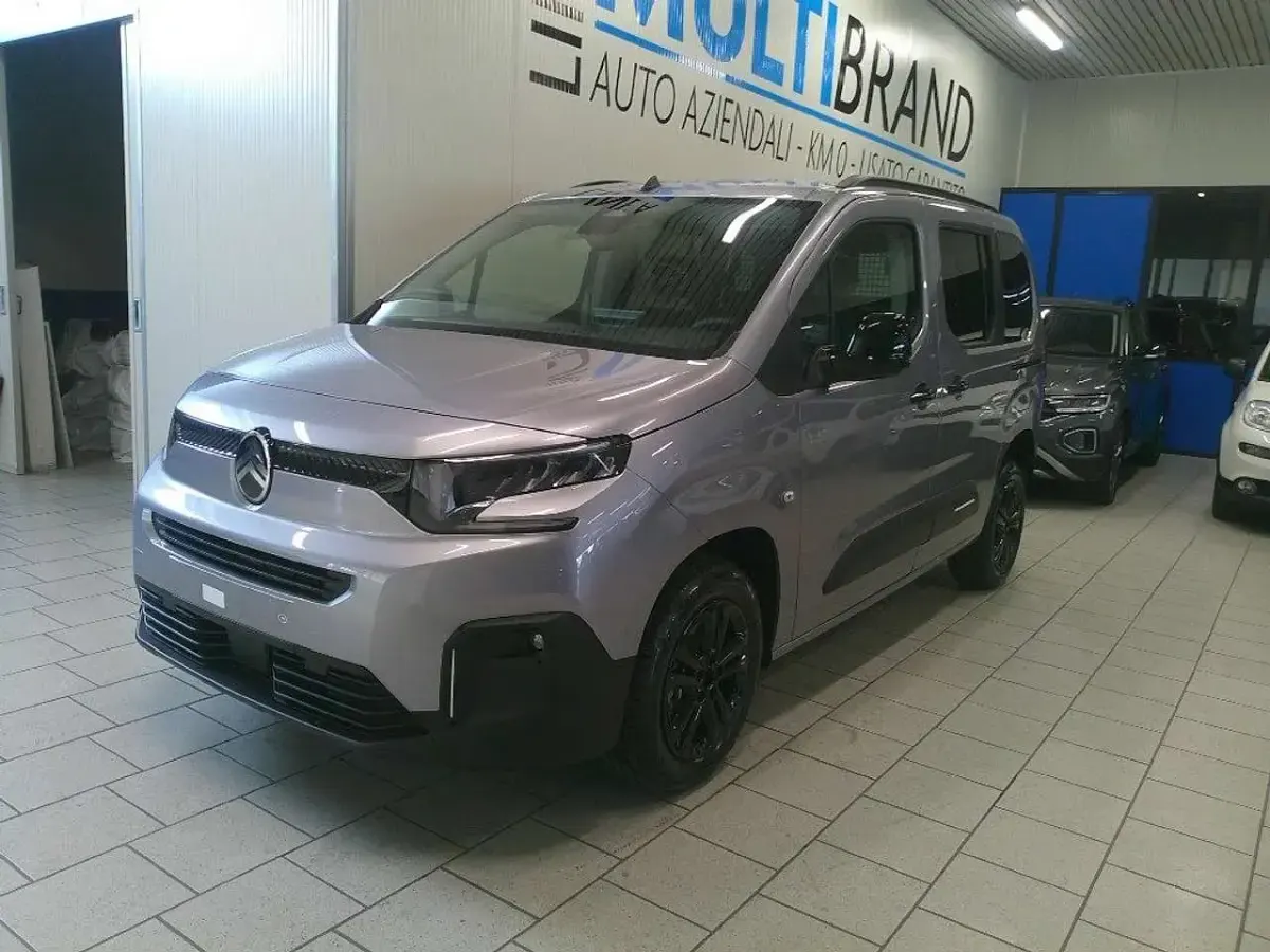 Nuova Citroën Berlingo 131 CV (96 kW) 2026 Grigio metallizzato Monovolume