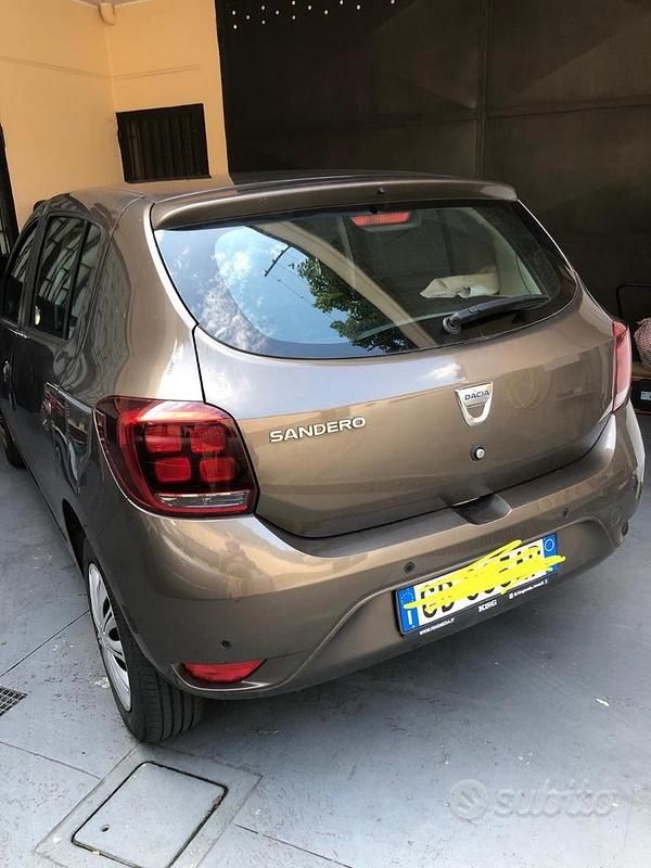 Usata Dacia Sandero 90 CV (66 kW) 2020 Marrone Utilitaria