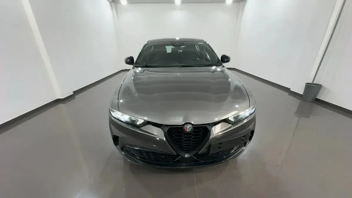 Usata Alfa Romeo Tonale Sprint 131 CV (96 kW) 2023 Grigio vesuvio SUV