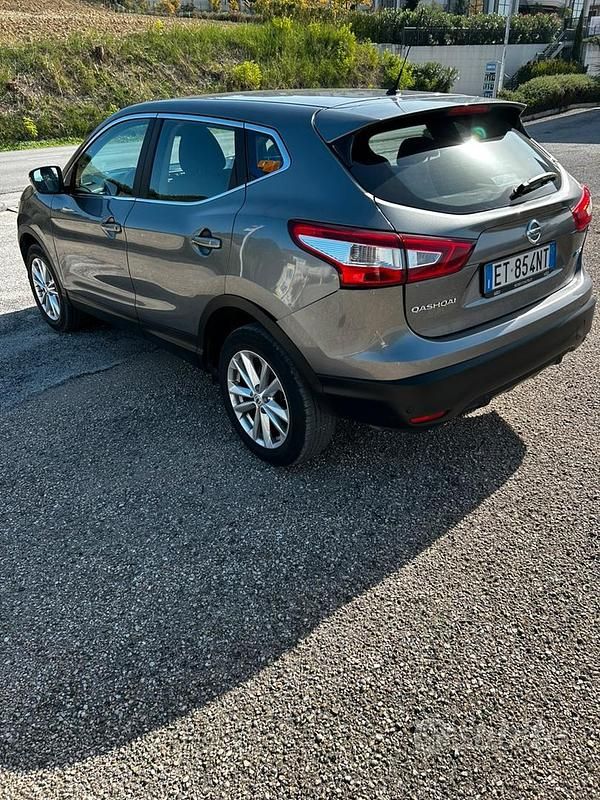 Usata Nissan Qashqai 130 CV (95 kW) 2014 Grigio SUV