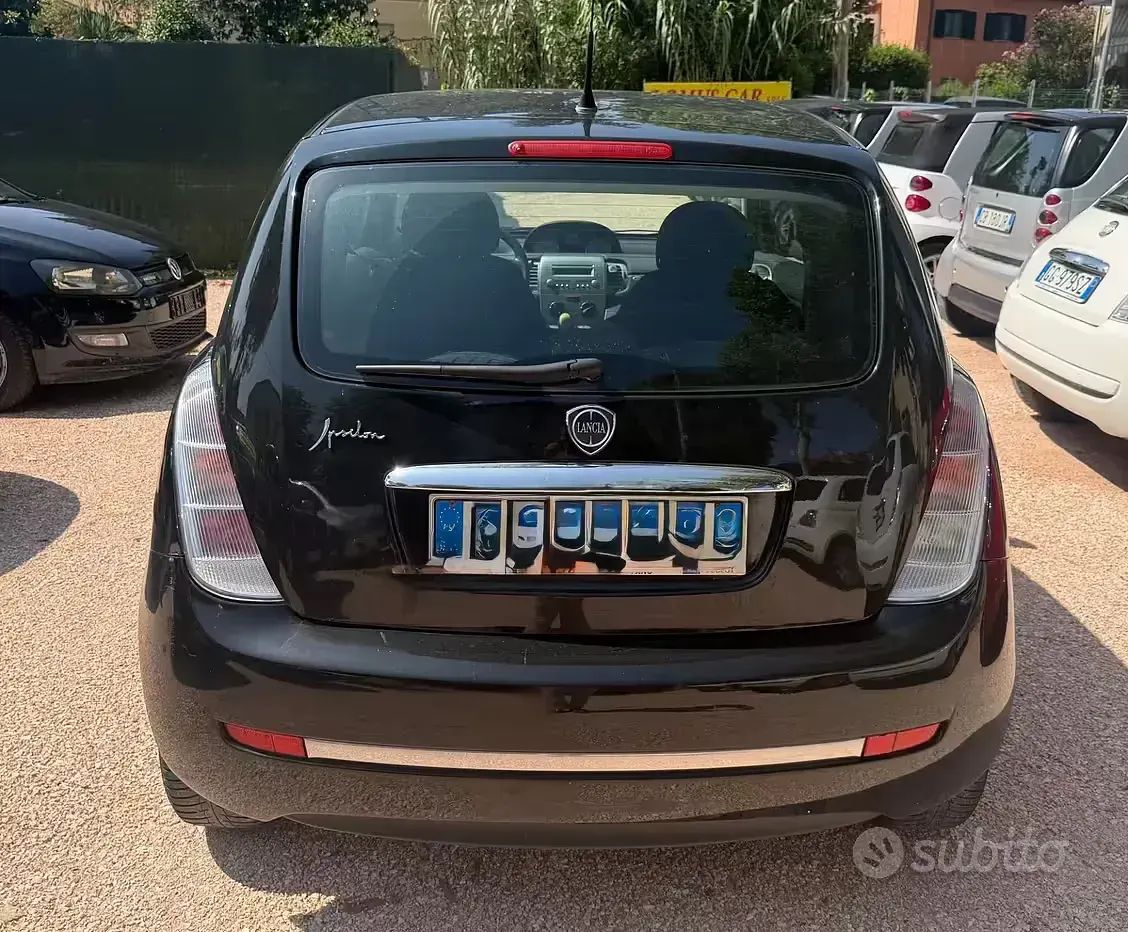 Usata Lancia Ypsilon 75 CV (55 kW) 2011 Nero Utilitaria