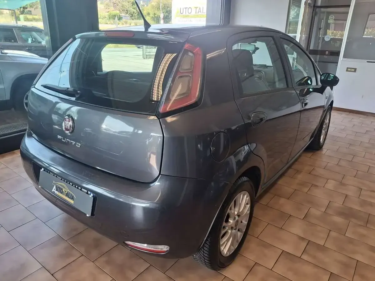 Usata Fiat Punto Street 75 CV (55 kW) 2013 Grigio Utilitaria
