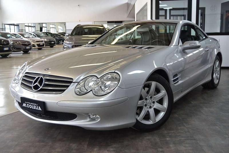 Usata Mercedes SL350 245 CV (180 kW) 2006 Grigio Cabrio