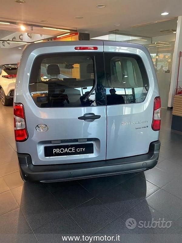 Nuova Toyota Proace Verso City 11 kW (15 CV) 2025 Grigio Station wagon
