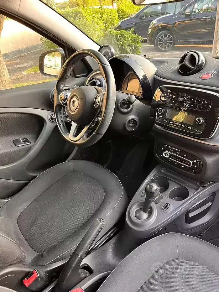 Usata Smart ForFour 71 CV (52 kW) 2017 Utilitaria