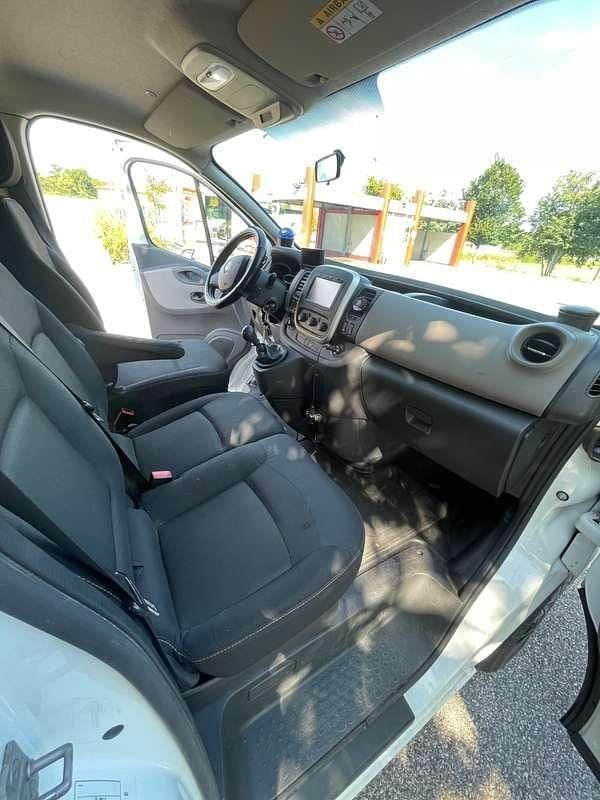 Usata Renault Trafic 120 CV (88 kW) 2015 Bianco Monovolume