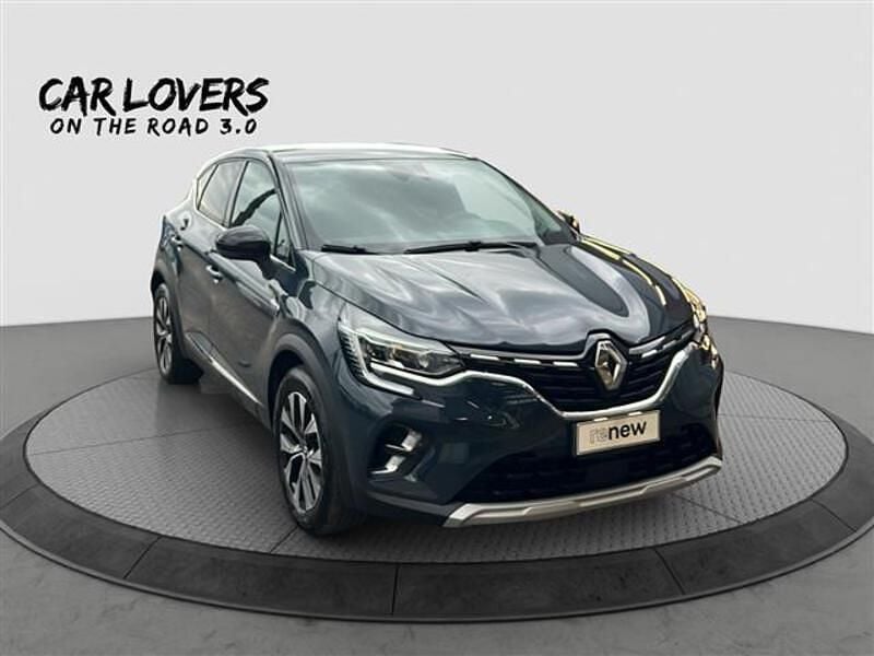 Usata Renault Captur Intens 101 CV (74 kW) 2023 Blu scuro SUV