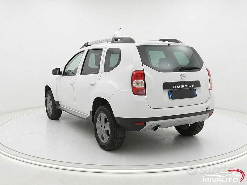 Usata Dacia Duster Lauréate 110 CV (80 kW) 2016 Bianco SUV