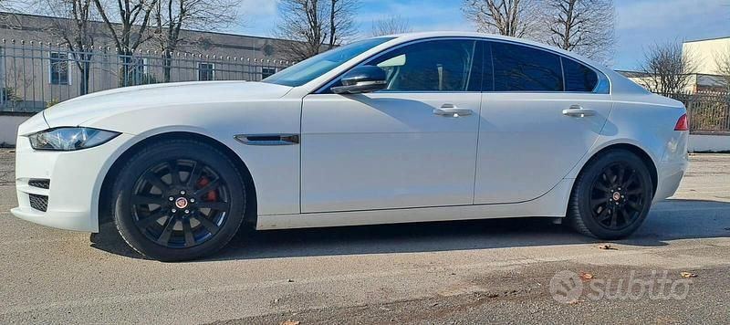 Usata Jaguar XE Business Edition 180 CV (132 kW) 2018 Bianco Berlina