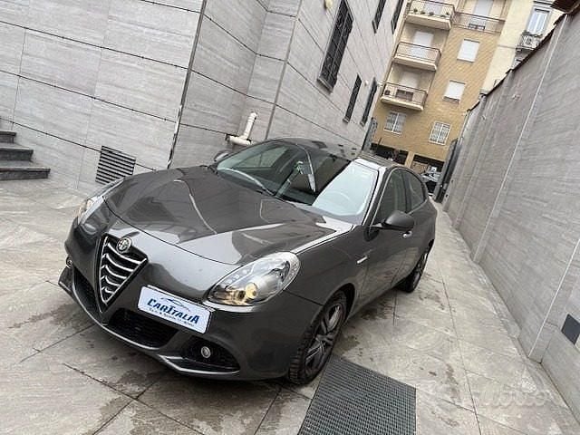 Usata Alfa Romeo Giulietta Progression 105 CV (77 kW) 2015 Grigio Utilitaria