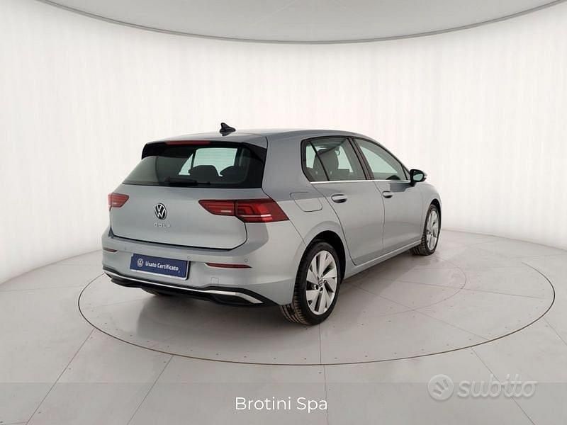 Usata VW Golf VIII Style 150 CV (110 kW) 2025 Grigio Berlina