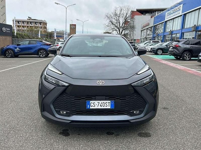 Usata Toyota C-HR Active 140 CV (102 kW) 2024 Grigio SUV