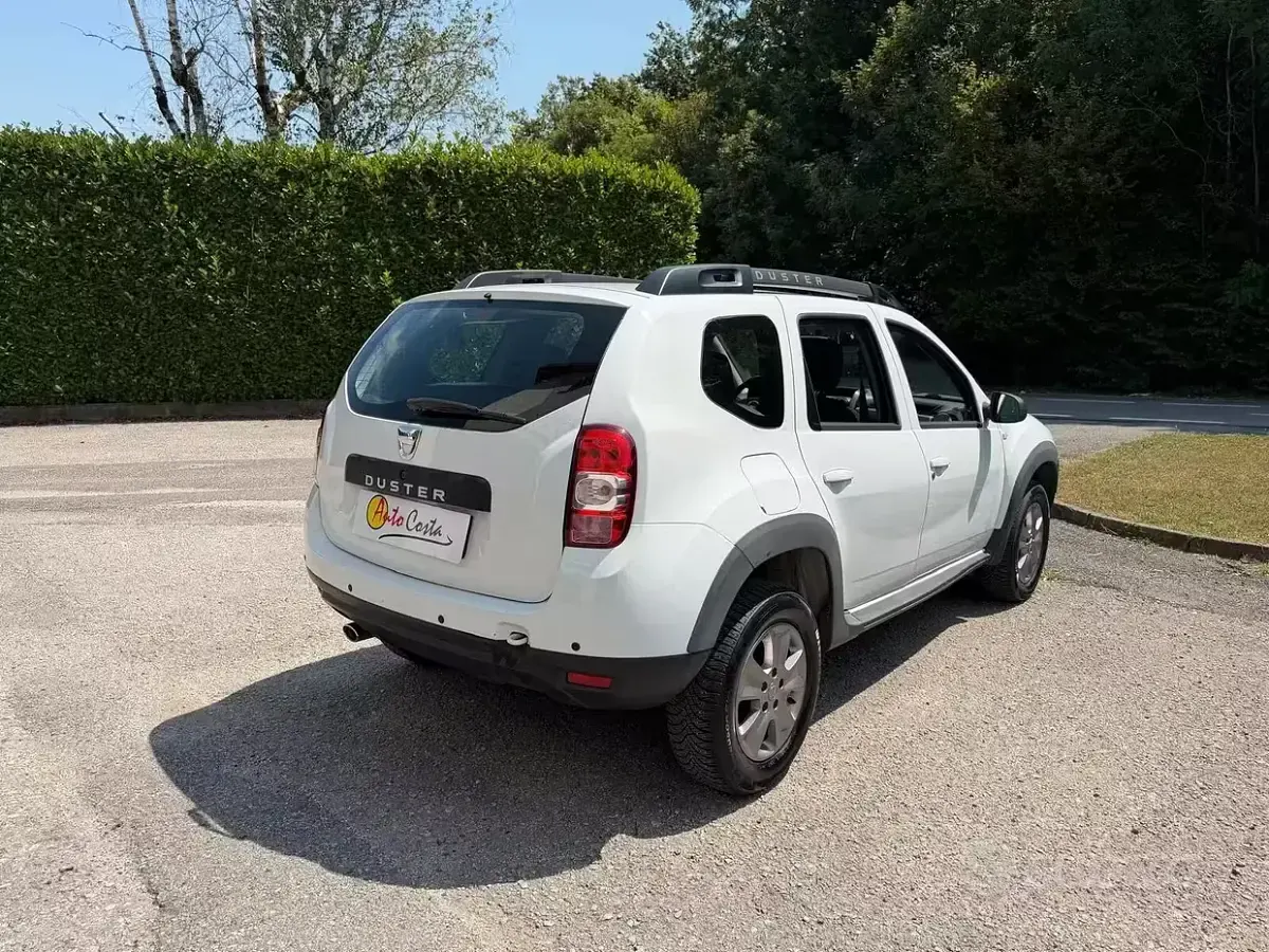 Usata Dacia Duster Lauréate 105 CV (77 kW) 2014 Bianco SUV