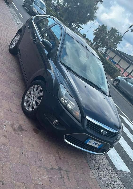 Usata Ford Focus 90 CV (66 kW) 2009 Nero Utilitaria