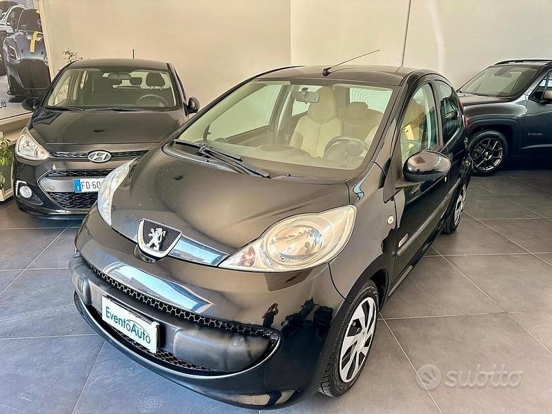 Gebraucht Peugeot 107 68 PS (50 kW) 2007 Schwarz Kleinwagen