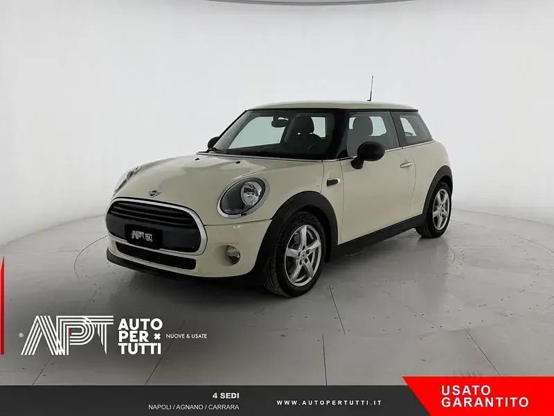 Usata Mini ONE 75 CV (55 kW) 2018 Utilitaria