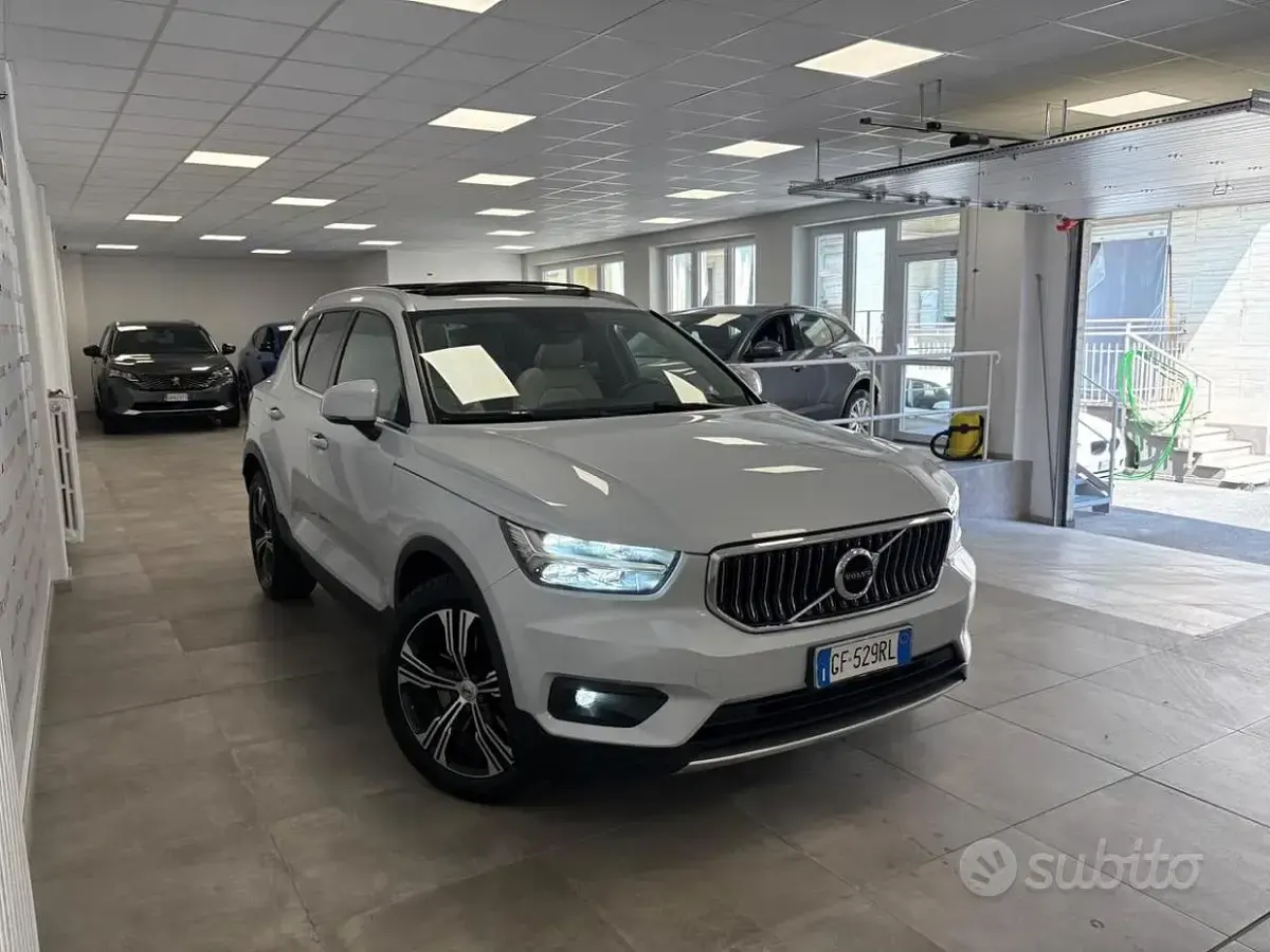 Usata Volvo XC40 Inscription 211 CV (155 kW) 2021 Grigio SUV