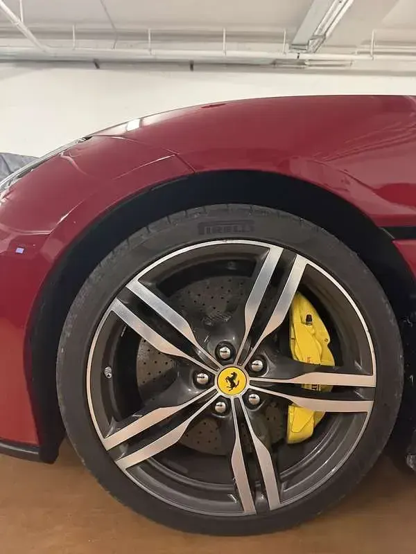 Usata Ferrari Portofino 600 CV (441 kW) 2019 Rosso Cabrio