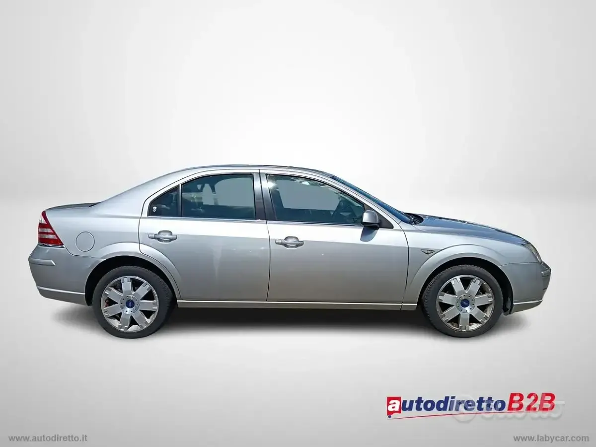 Usata Ford Mondeo 125 CV (91 kW) 2007 Grigio Berlina