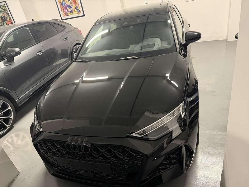 Nero Nuova 2025 Audi RS3 Sportback Due volumi | 68.900 € (Buon prezzo) - Immagine 1/4