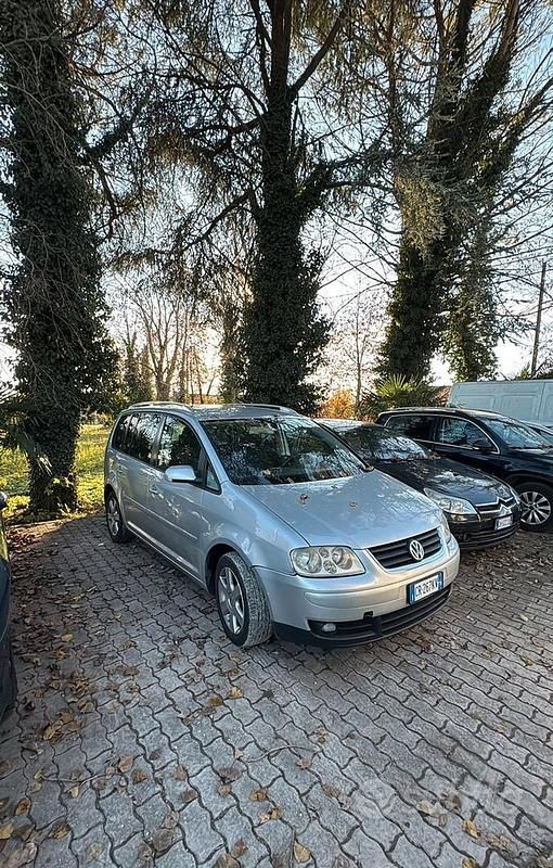 Grigio Usata 2004 VW Touran Monovolume | 500 € (Super prezzo) - Immagine 1/3