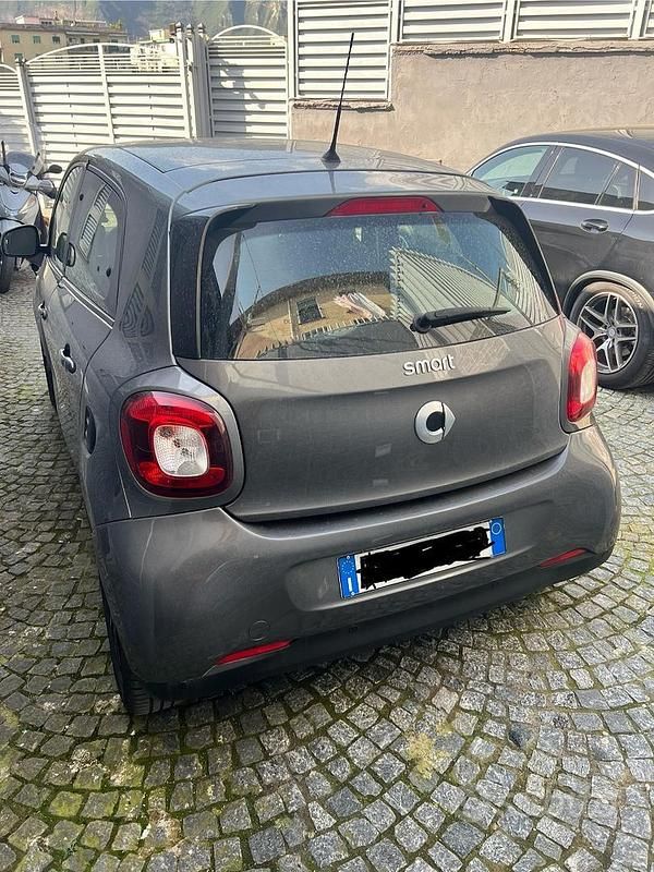 Usata Smart ForFour 70 CV (51 kW) 2016 Grigio Utilitaria