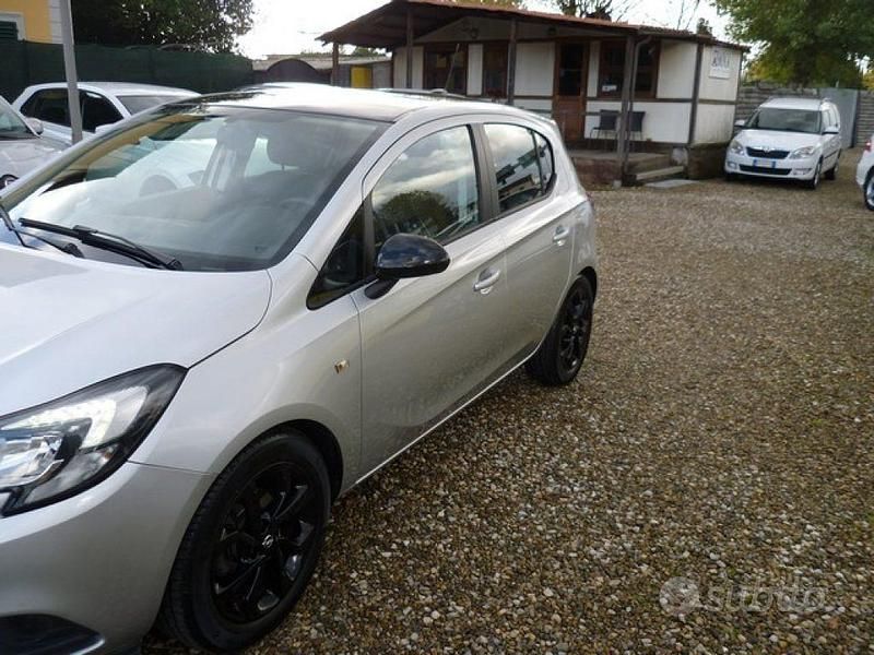 Usata Opel Corsa 69 CV (50 kW) 2017 Grigio Berlina