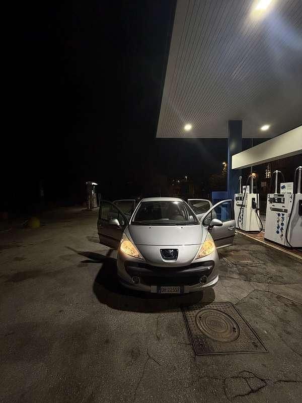 Usata Peugeot 207 120 CV (88 kW) 2007 Berlina