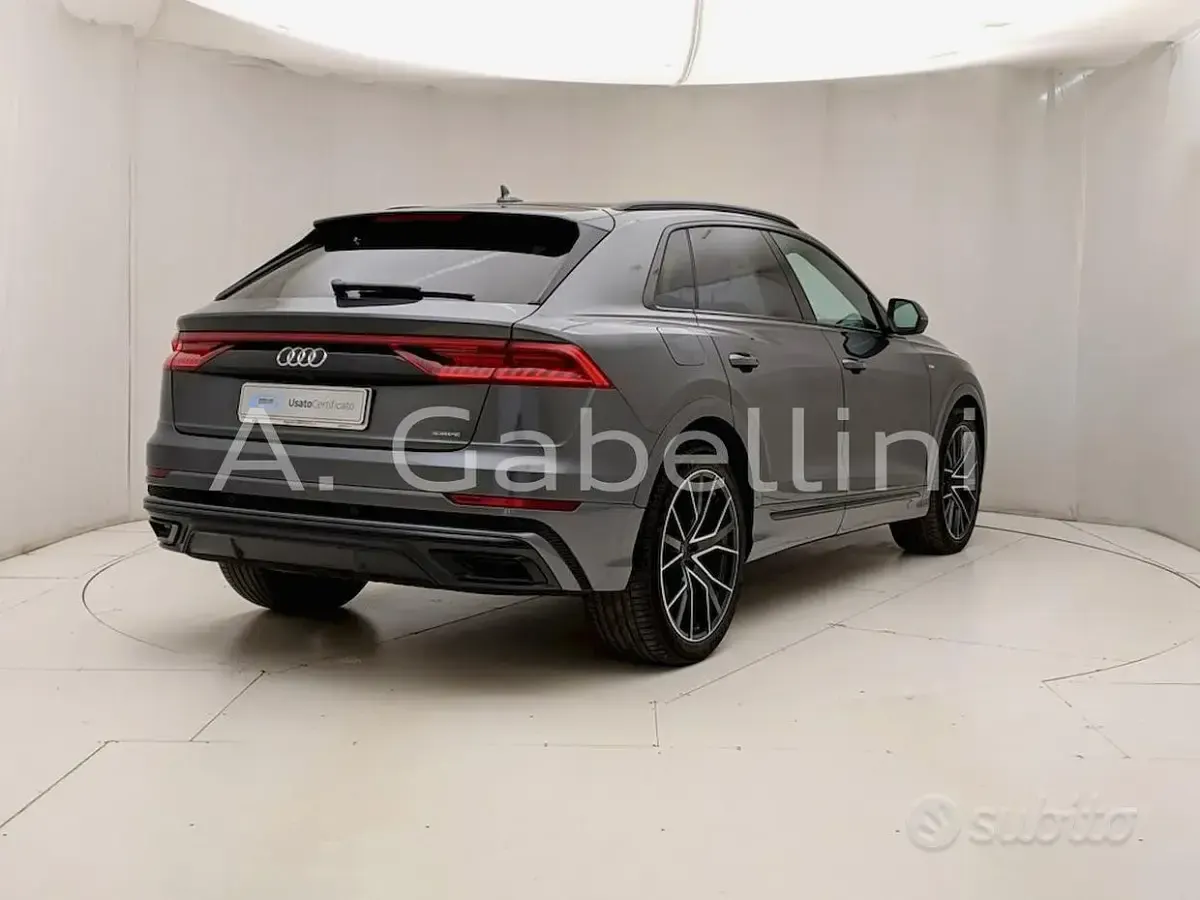 Usata Audi Q8 231 CV (169 kW) 2020 Grigio SUV