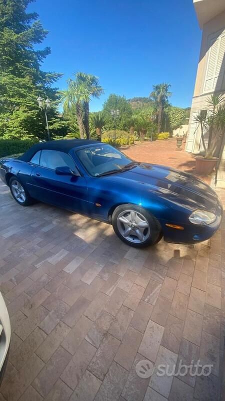 Usata Jaguar XK8 1998 Blu Cabrio