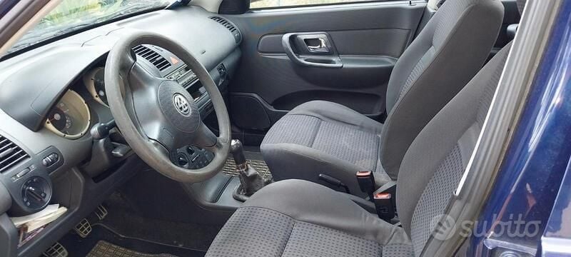 Blu Usata 2000 VW Polo Comfortline Station wagon | 1000 € - Immagine 1/4