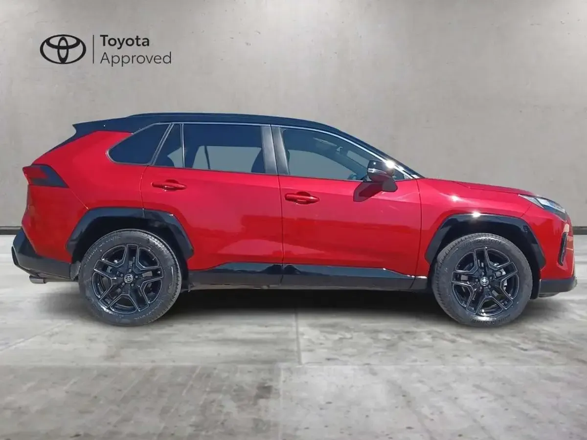 Usata Toyota RAV4 Hybrid Sport 178 CV (130 kW) 2023 Emotional red & black SUV