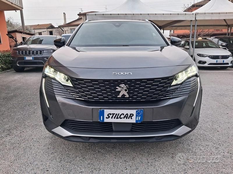 Usata Peugeot 5008 Allure 130 CV (95 kW) 2023 Grigio SUV
