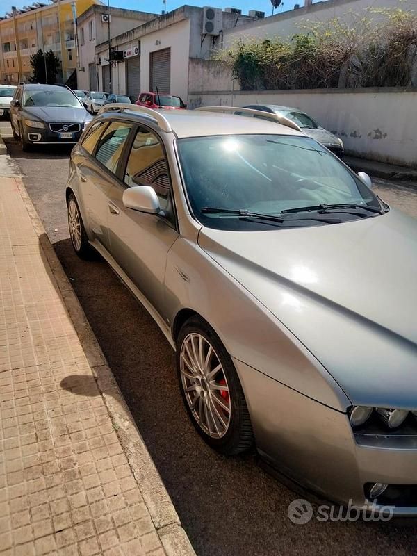 Usata Alfa Romeo 159 170 CV (125 kW) 2009 Grigio Berlina