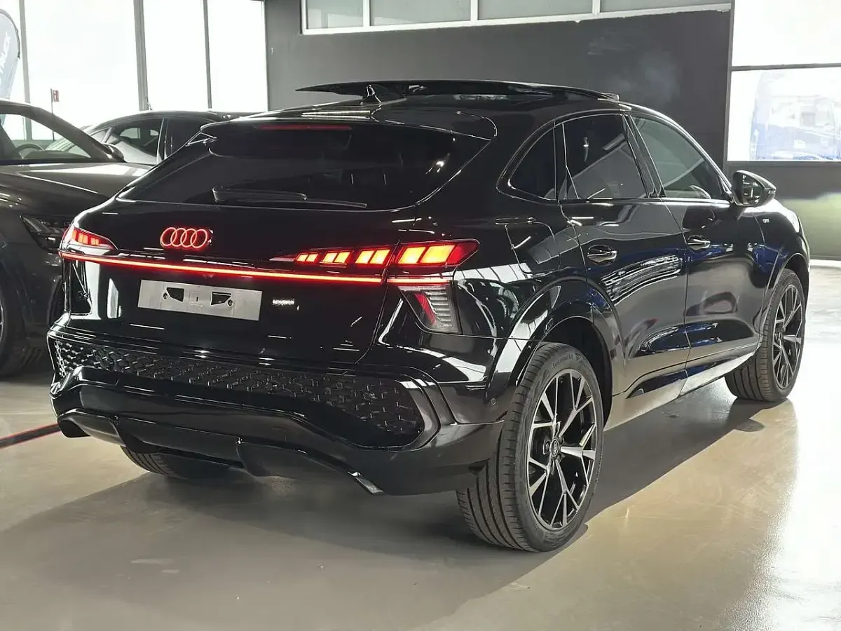 Nuova Audi Q3 Sportback S-Line 150 CV (110 kW) 2026 Nero SUV