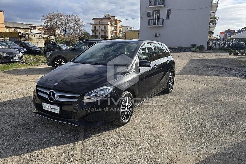 Nero Usata 2015 Mercedes B180 Business Monovolume | 8499 € (Buon prezzo) - Immagine 1/4