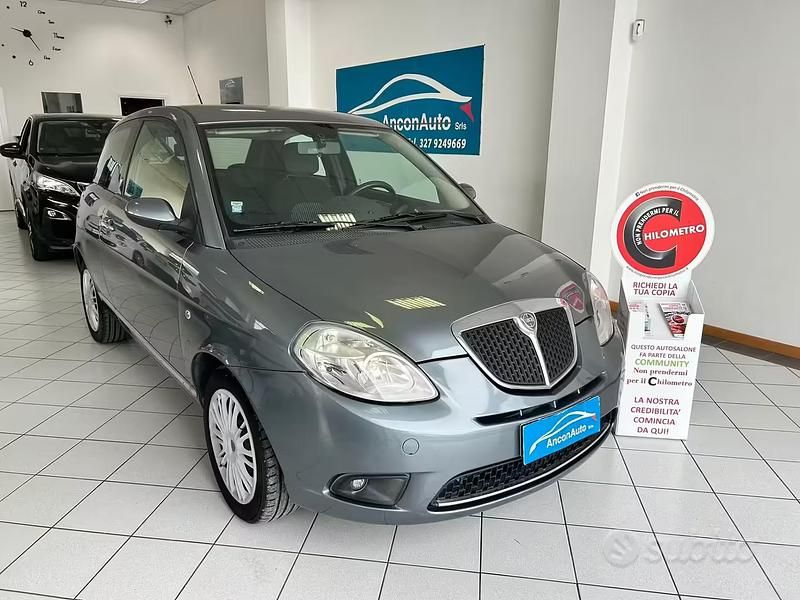 Usata Lancia Ypsilon 60 CV (44 kW) 2008 Grigio Utilitaria