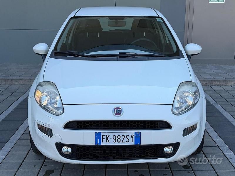 Usata Fiat Punto 75 CV (55 kW) 2017 Utilitaria