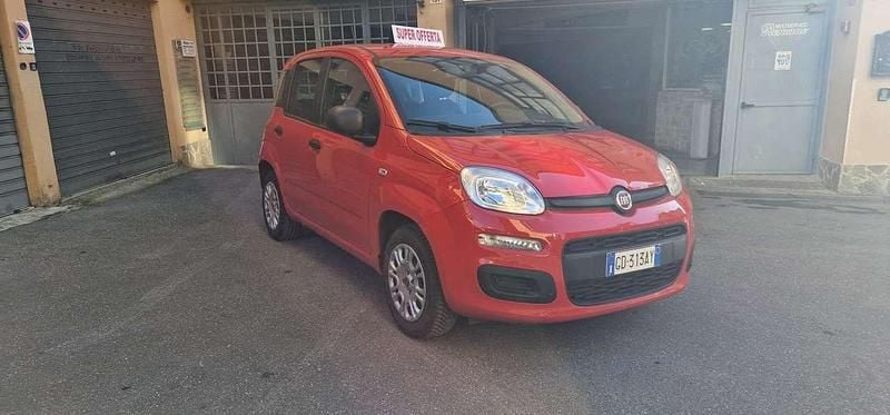 Amore pastello Usata 2020 Fiat Panda Easy Tre volumi | 9900 € (Buon prezzo) - Immagine 1/4