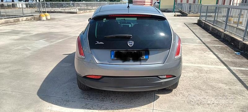 Usata Lancia Delta 120 CV (88 kW) 2013 Utilitaria