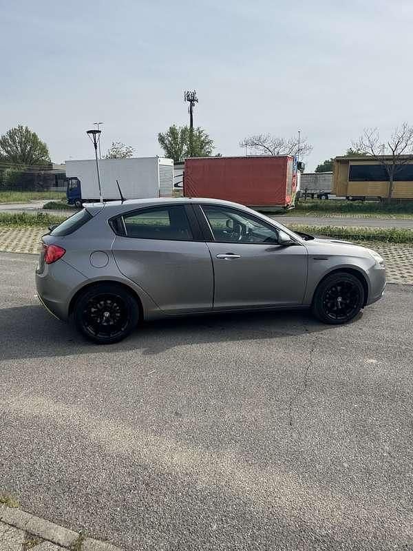 Usata Alfa Romeo Giulietta Progression 120 CV (88 kW) 2015 Utilitaria