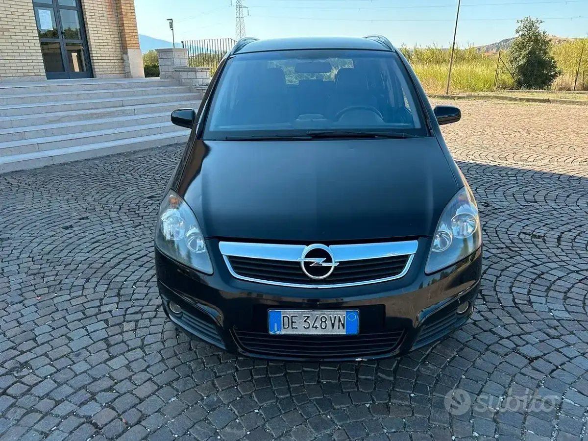 Usata Opel Zafira Cosmo 150 CV (110 kW) 2007 Nero Monovolume