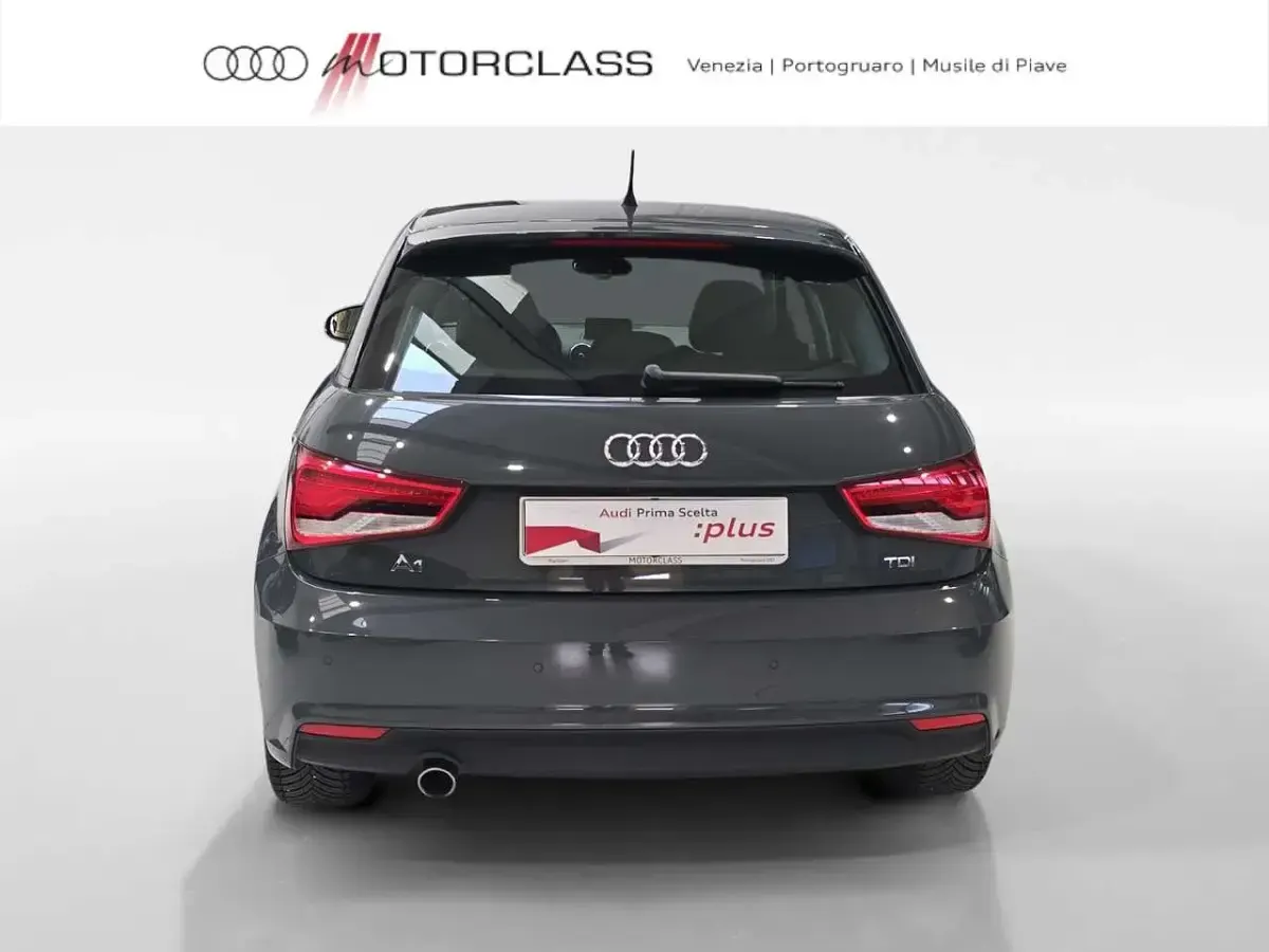 Usata Audi A1 Sportback Design 90 CV (66 kW) 2018 G3 grigio atomico metallizzato Utilitaria