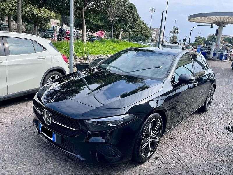 Usata Mercedes A180 Advanced 136 CV (100 kW) 2025 Nero Berlina