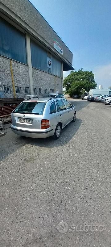 Usata 2008 Skoda Fabia Due volumi | 1100 € (Super prezzo) - Immagine 1/4