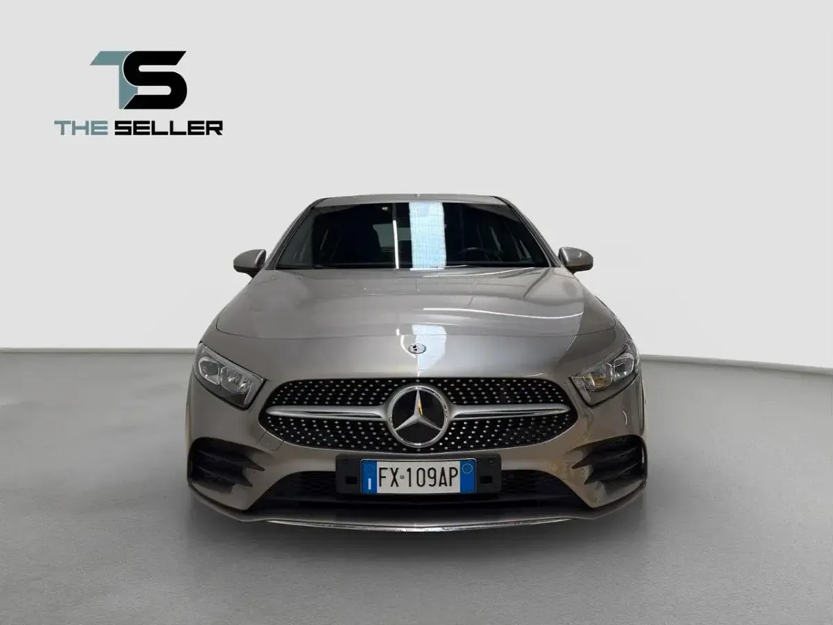 Usado Mercedes A200 Premium 163 CV (119 kW) 2019 Marrón Berlina