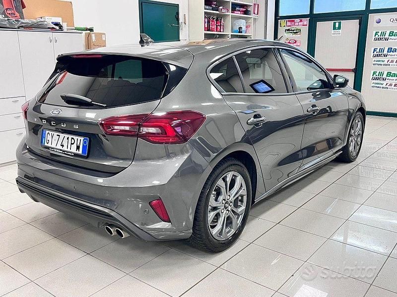 Usata Ford Focus ST 116 CV (85 kW) 2025 Grigio Berlina