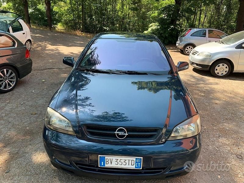 Usata Opel Astra 192 CV (141 kW) 2001 Blu/azzurronero Coupé